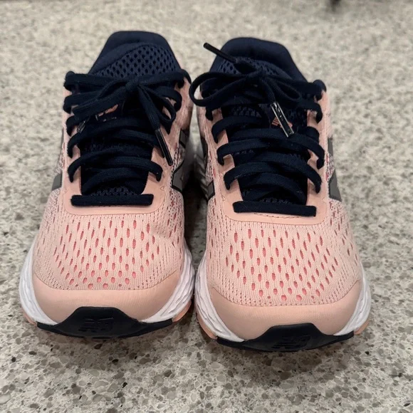 Women’s 5.5 New Balance Pink and Navy Athletic Sneakers 680v6 Running Shoes - Picture 4 of 9